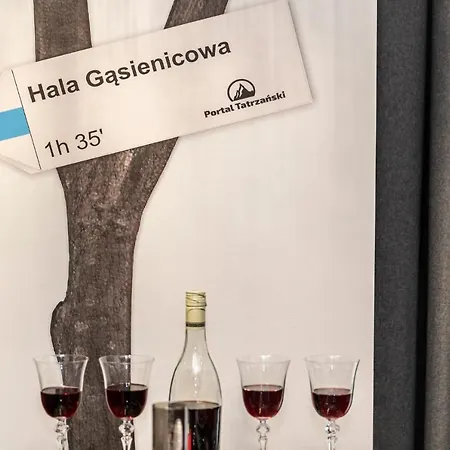 Czerwona Izba & *