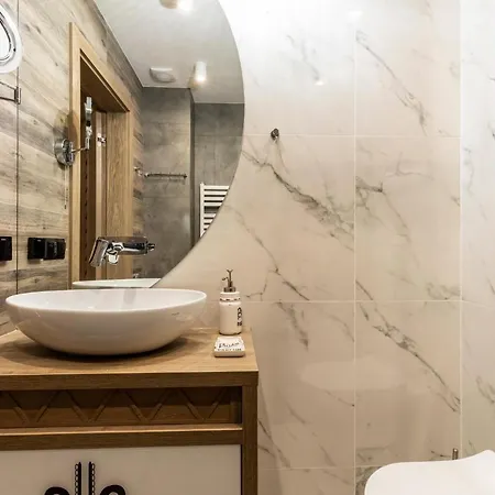 Apartment Czerwona Izba &