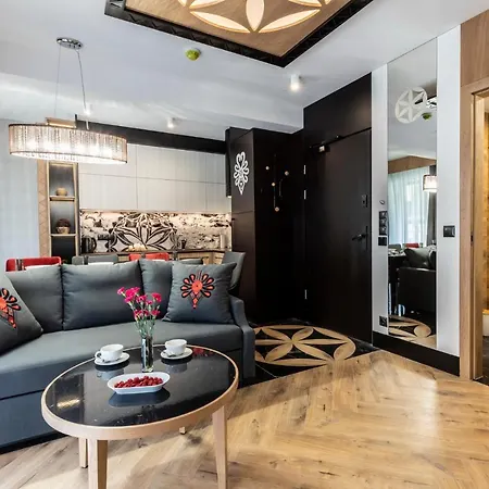 Apartment Czerwona Izba & *
