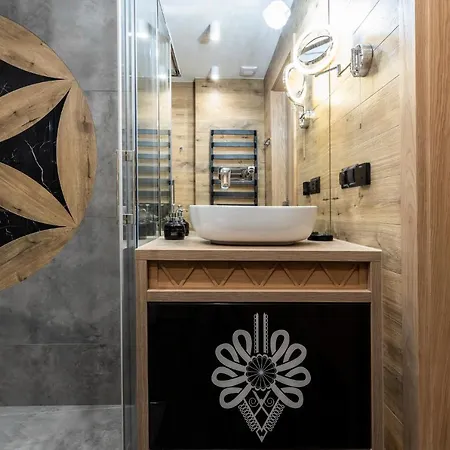 Czerwona Izba & Apartment
