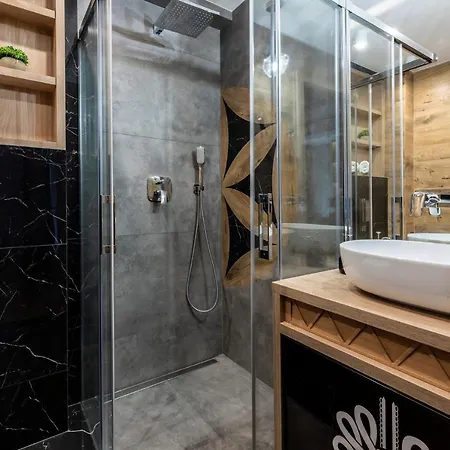 Apartment Czerwona Izba &