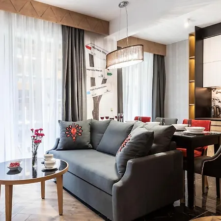 Czerwona Izba & Apartment