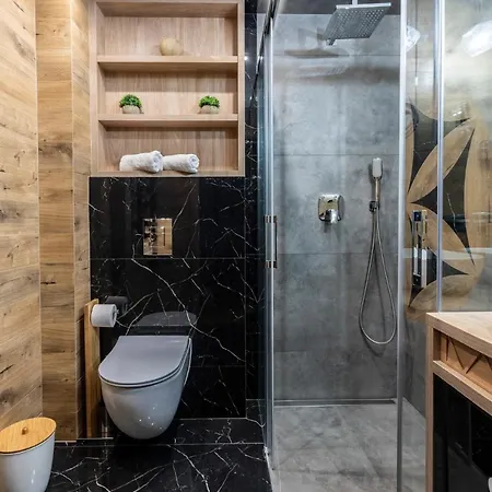 Czerwona Izba & Apartment *